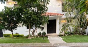 Casa en venta, fraccionamiento Lomas de Cocoyoc; Morelos